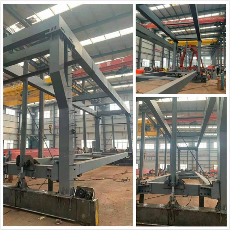 hydraulic hatch cover lifting gantry crane starts installation and commissioning